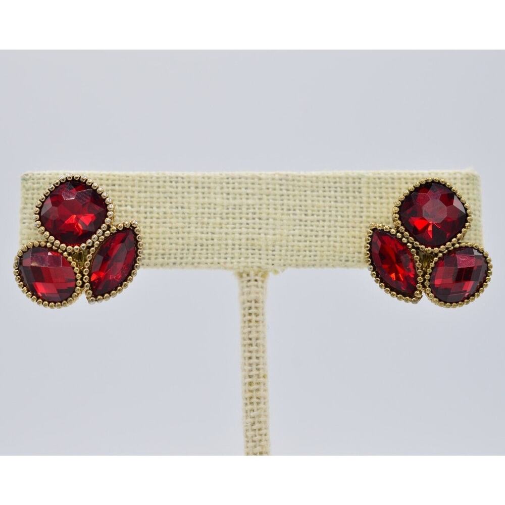 Vintage Red Crystal Clip On Earrings Antiqued Gold Rhinestone NWH Signed  BinAE